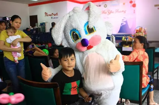Photos of children playing in a loving Mid-Autumn Festival co-organized by PEB Steel