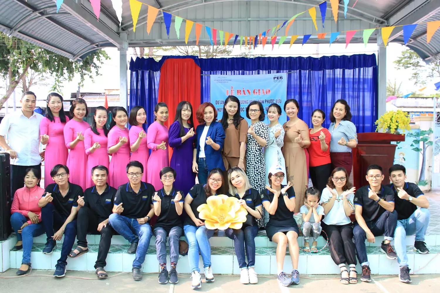The painting activity and handover ceremony took place on 19 December 2020 with lots of fun.